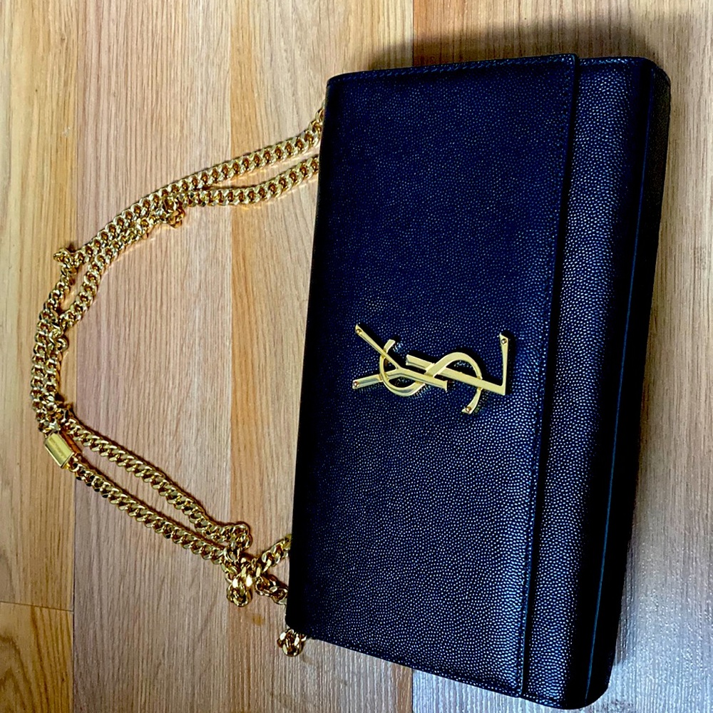 Black shoulder bag